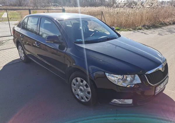 skoda superb Skoda Superb cena 22000 przebieg: 296000, rok produkcji 2011 z Słubice